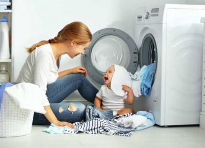 نکات اساسی برای شستن لباس کودک که هر پدر و مادری باید بداند